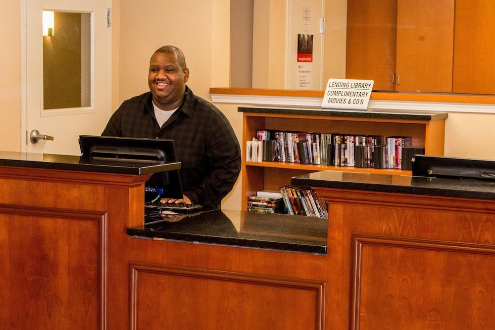 Candlewood Suites Sumter By Ihg Esterno foto